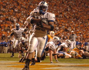 JIUYOU GAMING-中国足球国家队强化球队凝聚力建设，如何提高业余足球队的凝聚力